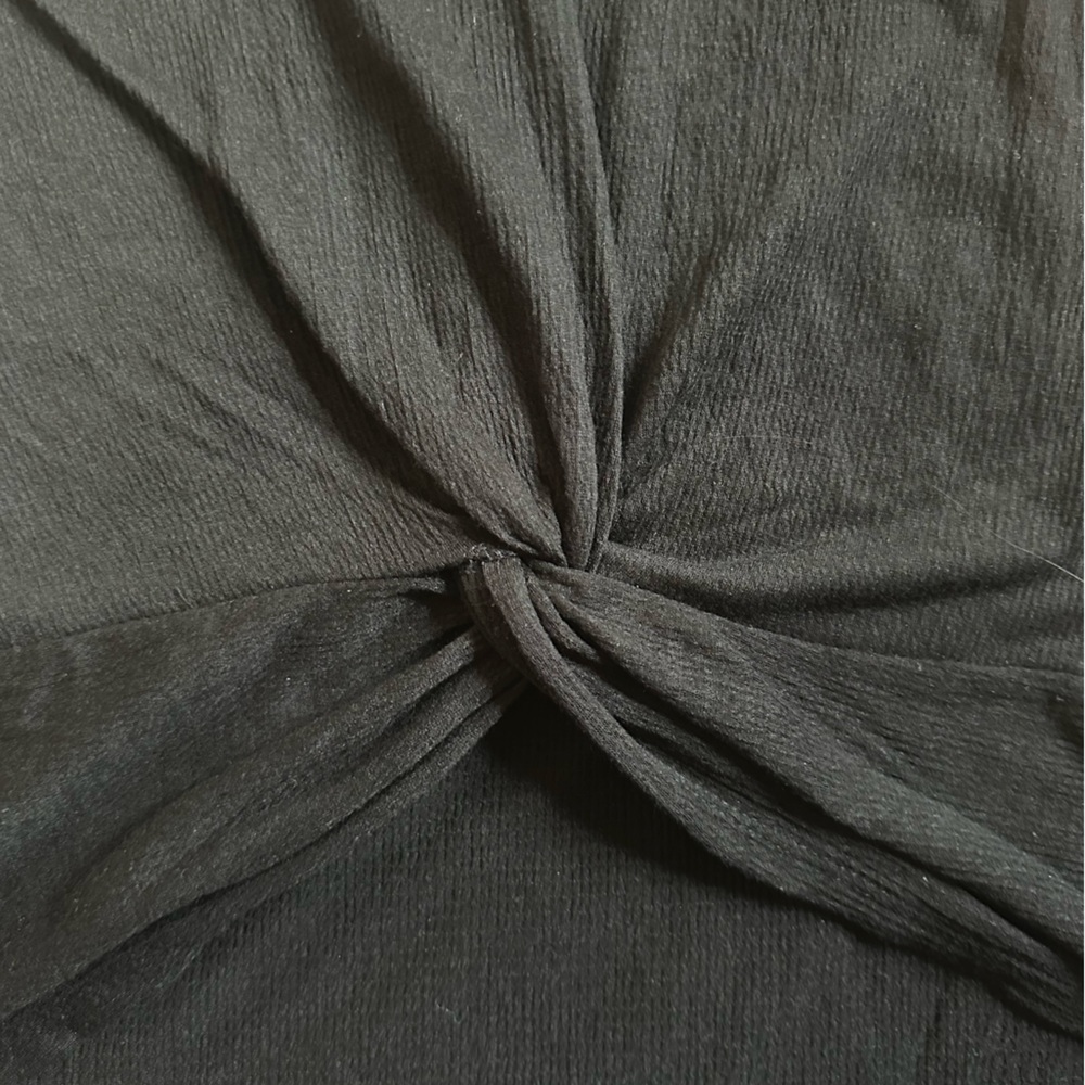 NWOT Pink Rose small black top - Picture 2 of 3